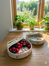 Load image into Gallery viewer, Berries bowl