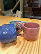 Load image into Gallery viewer, Ceramic cup hand building class ورشة صناعة الكوب اليدويه للمبتدئين